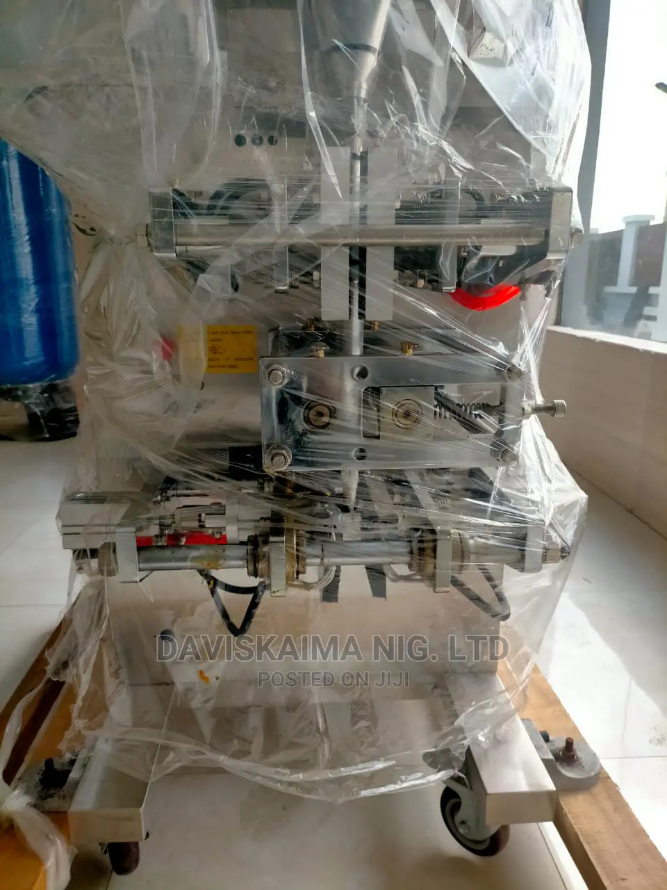 Snacks Packaging Machine