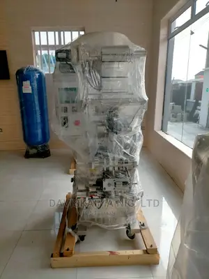 Snacks Packaging Machine