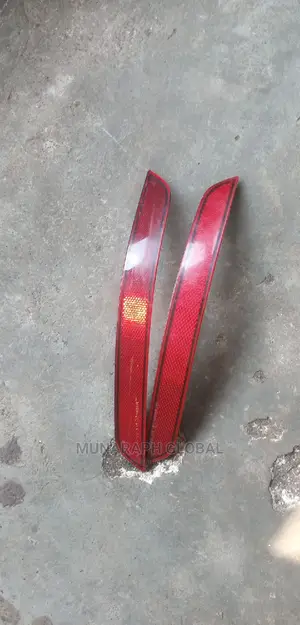 Mercsdes Benz GLK 2013 Model Back Bumper Reflector Set.