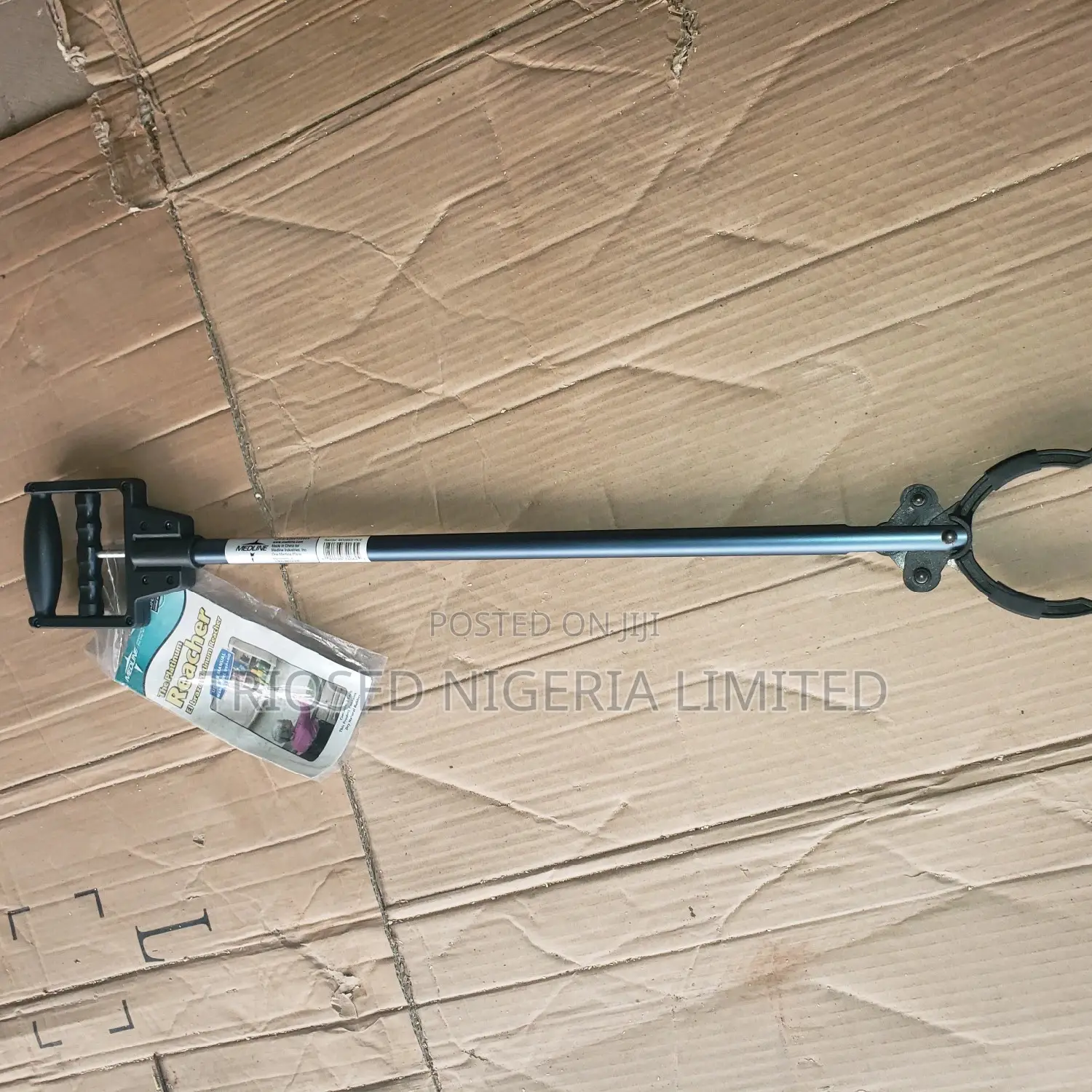 Ez Reacher- Grabber and Pickup Tool