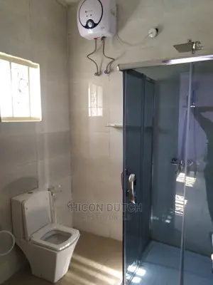 4bdrm Duplex in Estate Life Camp for rent