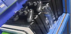 Ps4 Slim + 11 Games + 2 Controllers
