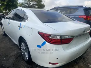 Lexus ES 2015 White