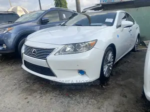 Lexus ES 2015 White