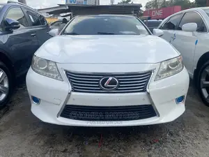 Lexus ES 2015 White