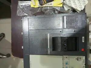 1600a Three Pole Circuit Breaker