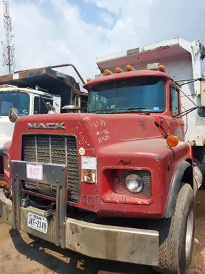 Tokunbo 30tons RB Mack Twelve Tyres Dump Truck Superb Engine