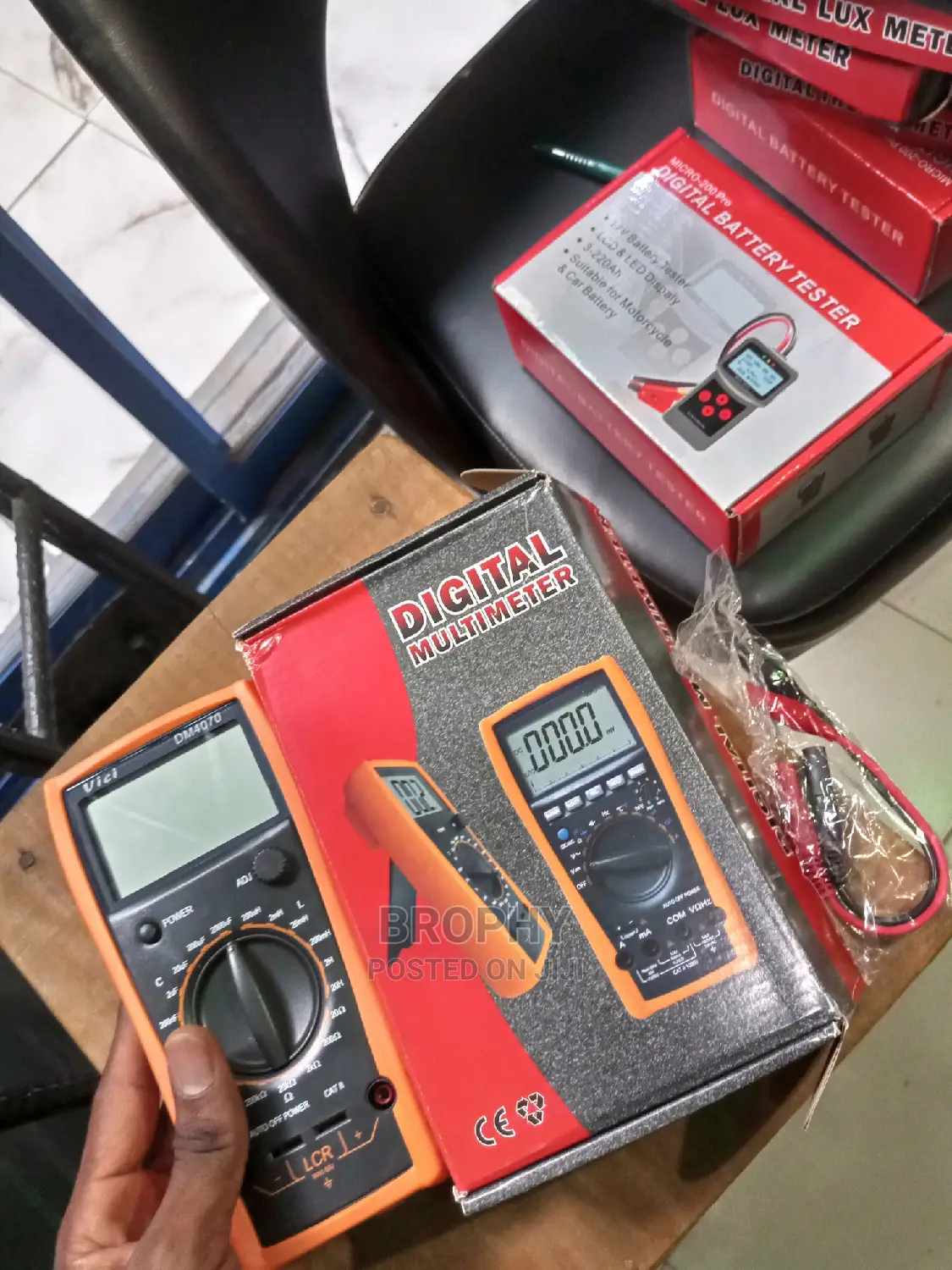 DM4070 Digital LCR Meter