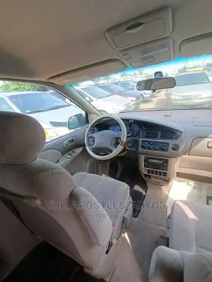 Toyota Sienna LE 2002 Gold