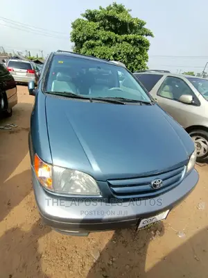 Toyota Sienna 2002 Blue