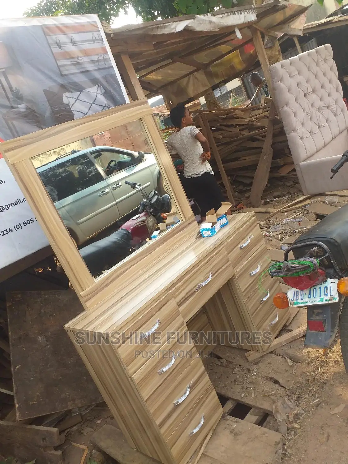 Modern Simple Dressing Miror and Table