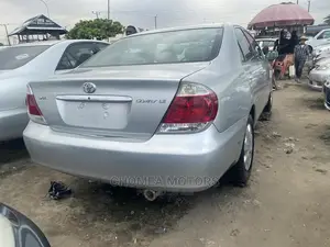 Toyota Camry 2005 Silver