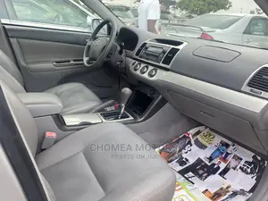 Toyota Camry 2005 Silver