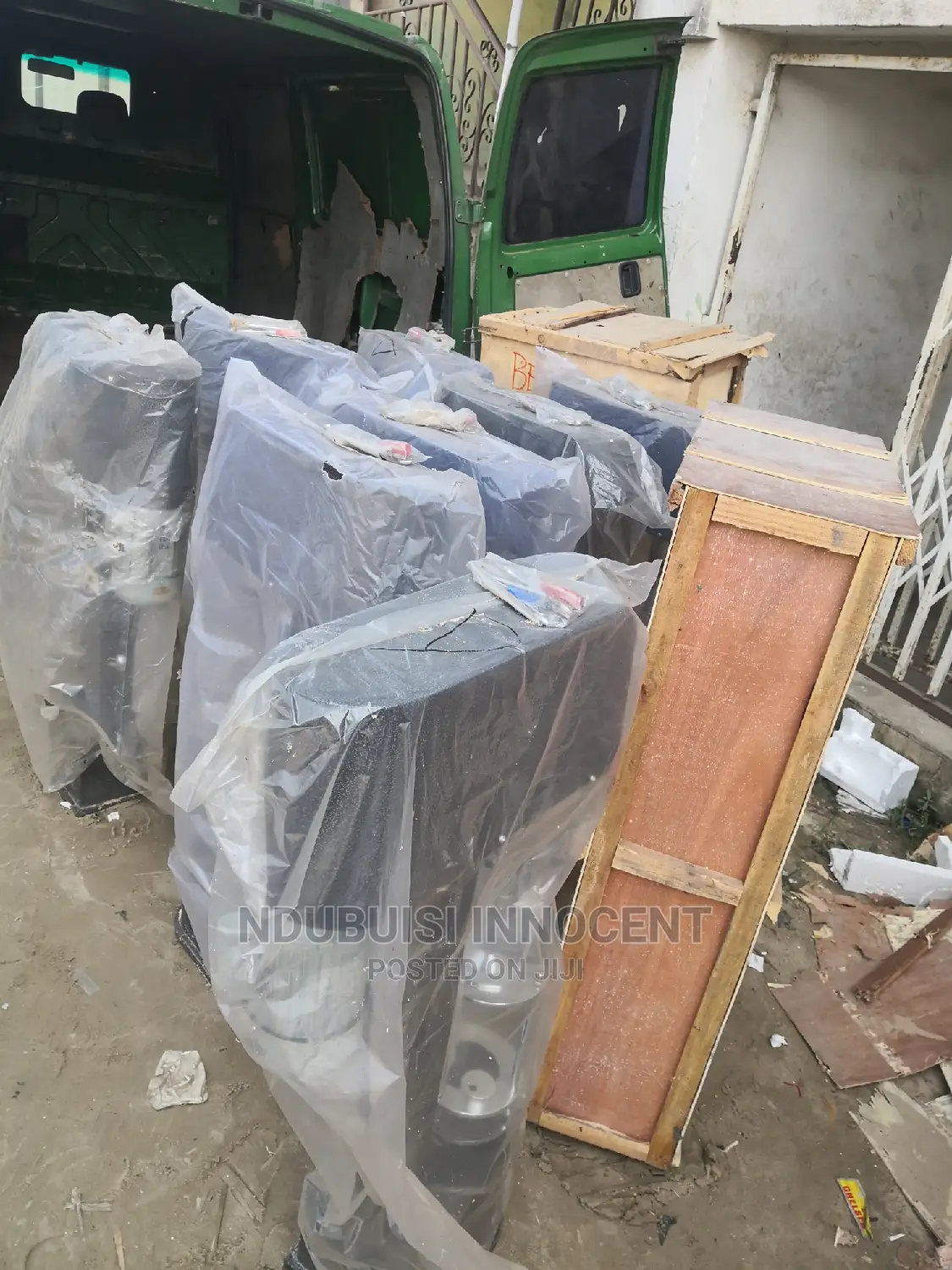 Standing Semi Automatic Capping Machine