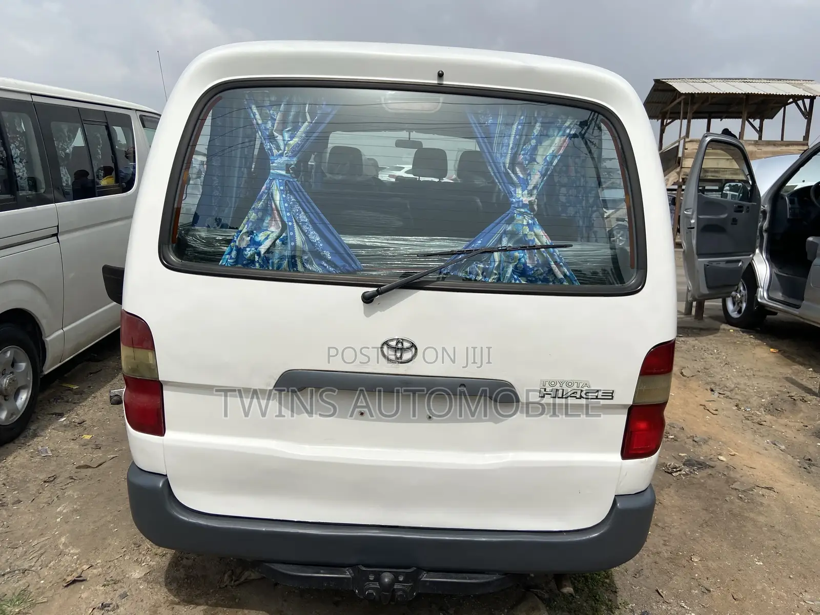 Toyota HiAce 2005