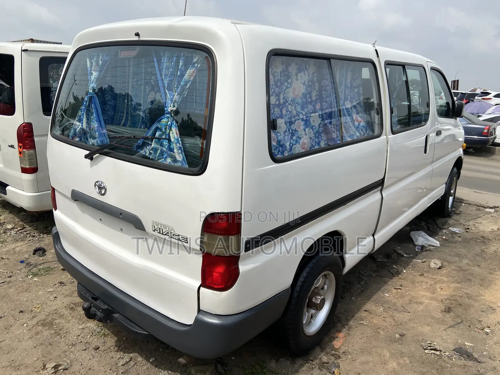 Toyota HiAce 2005