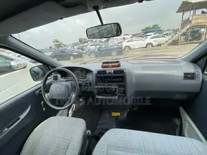 Toyota HiAce 2005