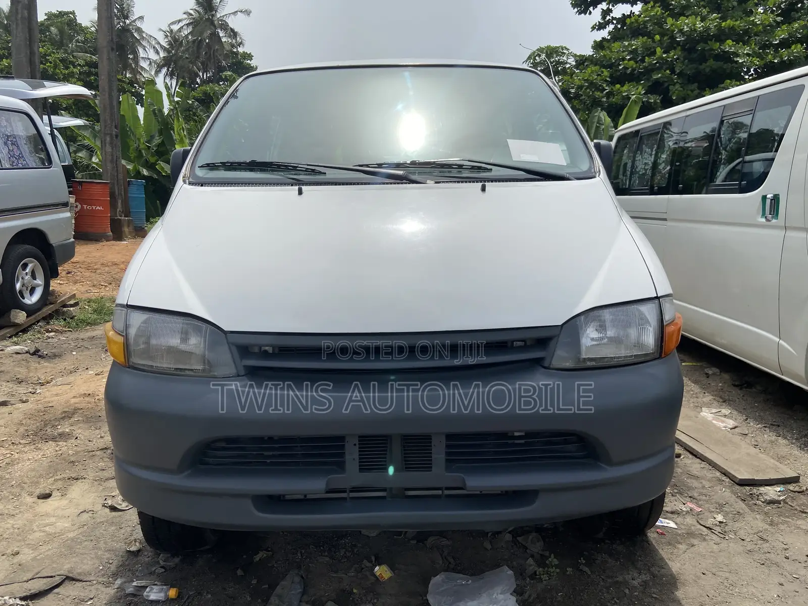 Toyota HiAce 2005