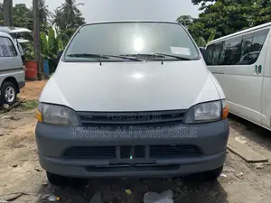 Toyota HiAce 2005