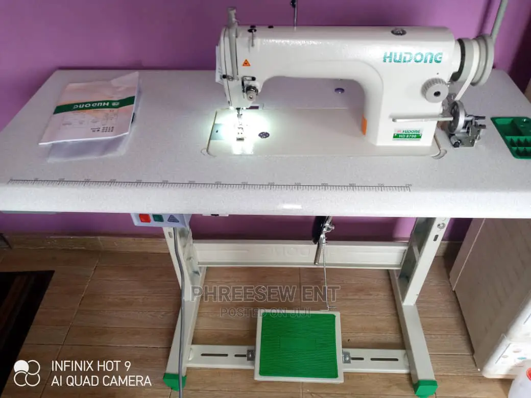 Hudong Industrial Sewing Machine. Model 8500/8600/8700 in Lagos Island