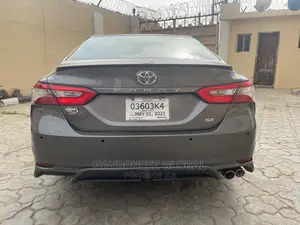 Toyota Camry 2018 Gray