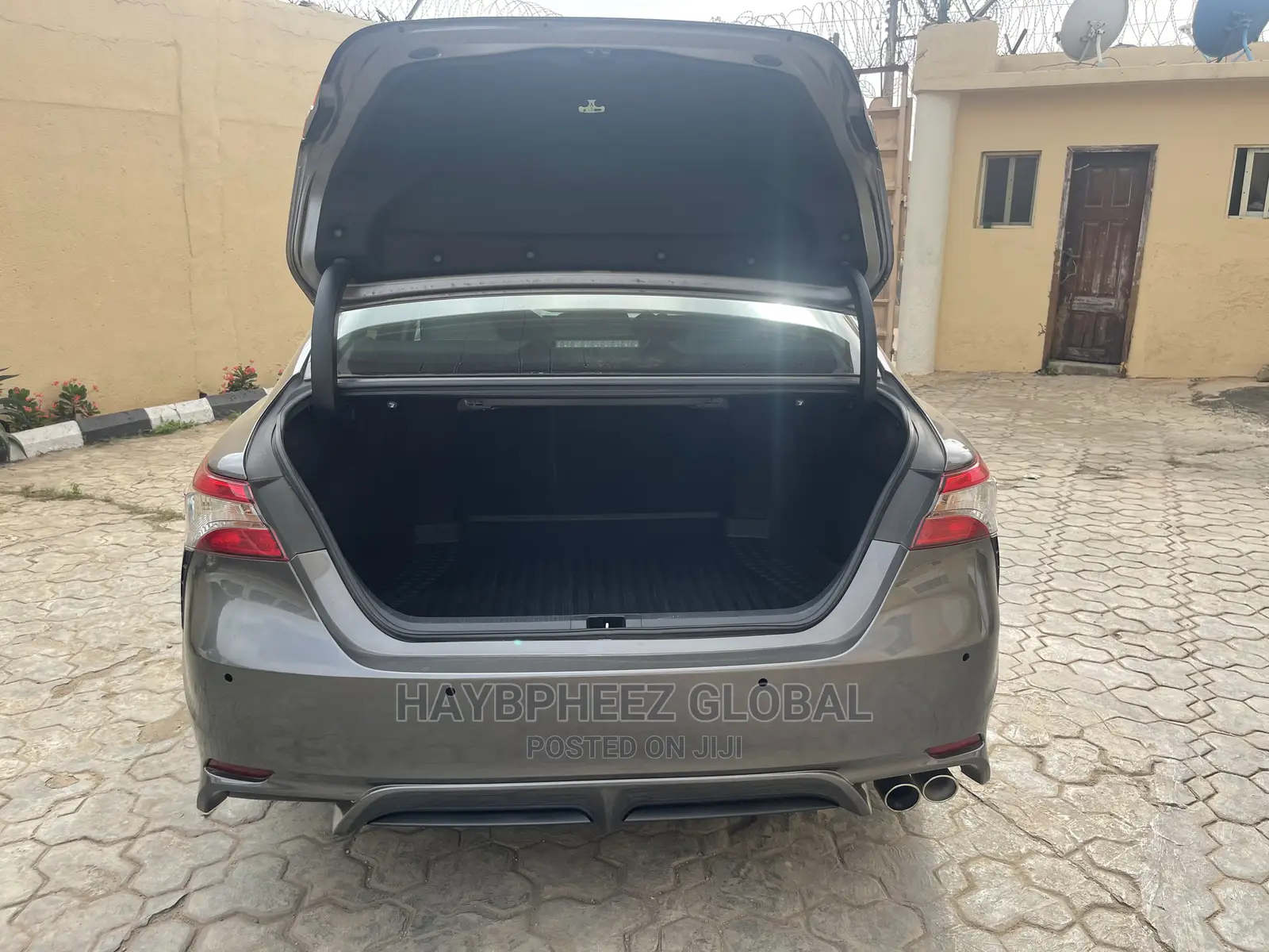 Toyota Camry 2018 Gray