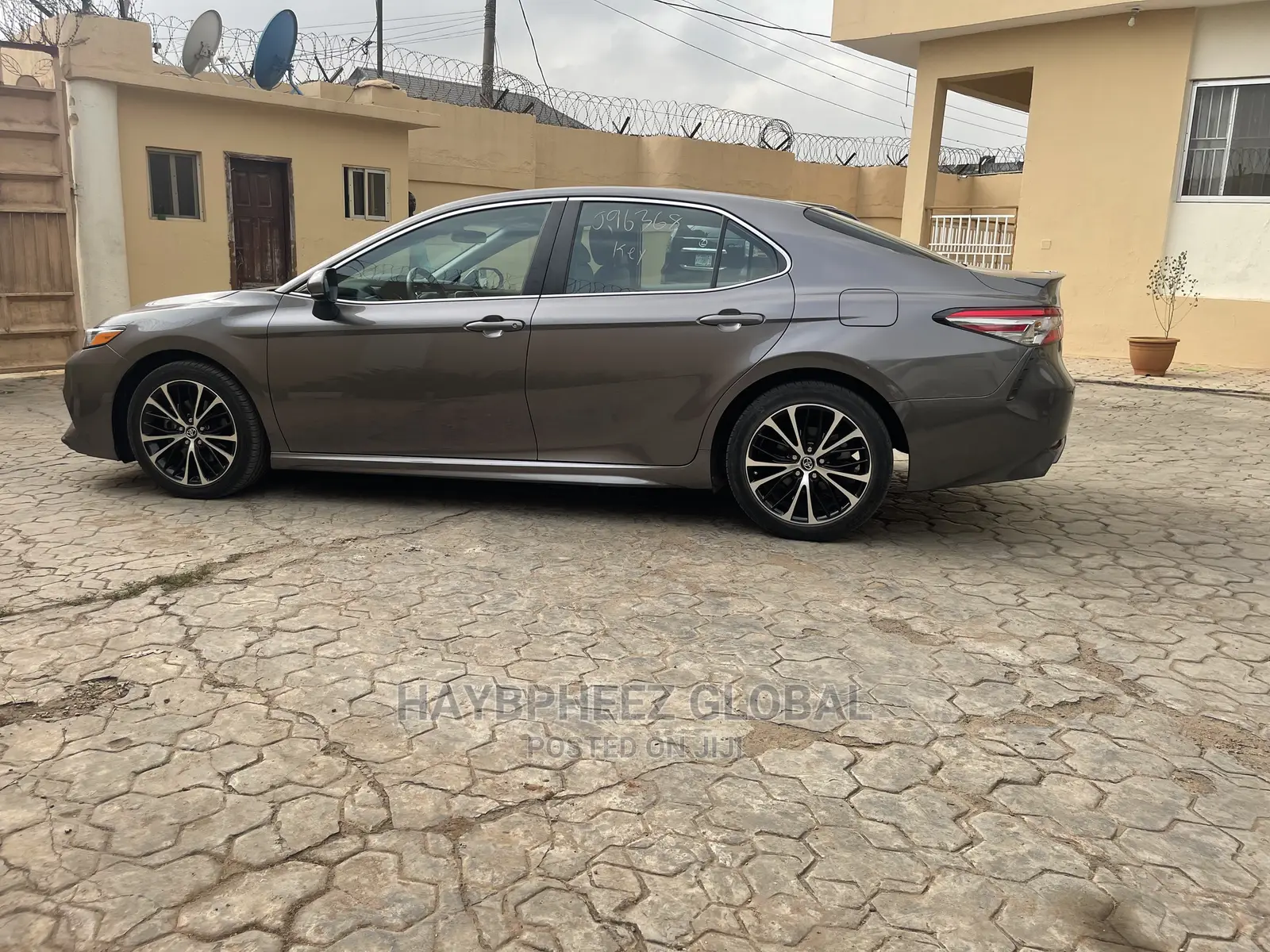 Toyota Camry 2018 Gray