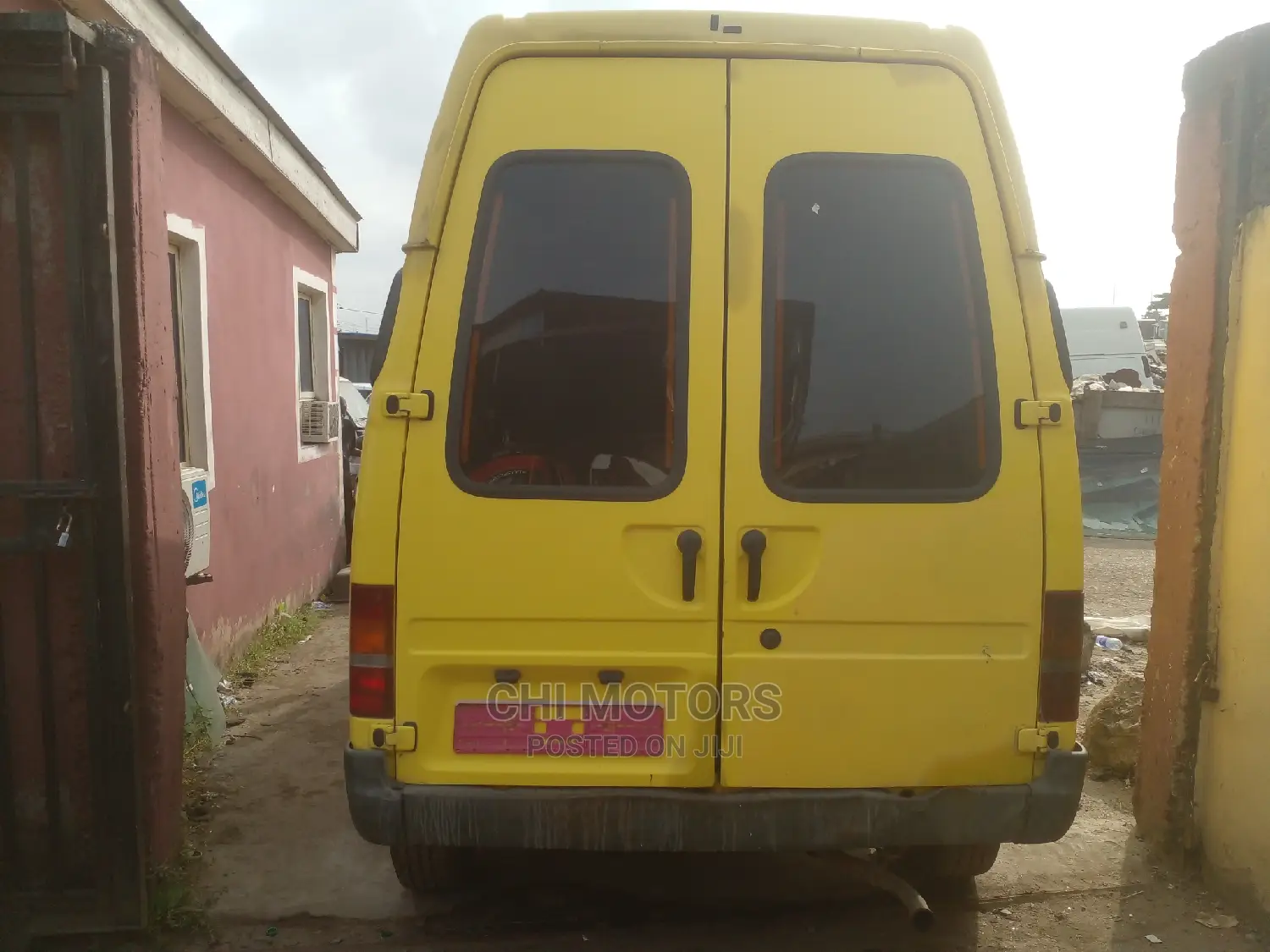Ford Transit 2005 Yellow