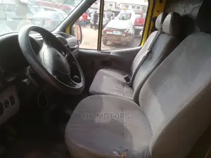 Ford Transit 2005 Yellow