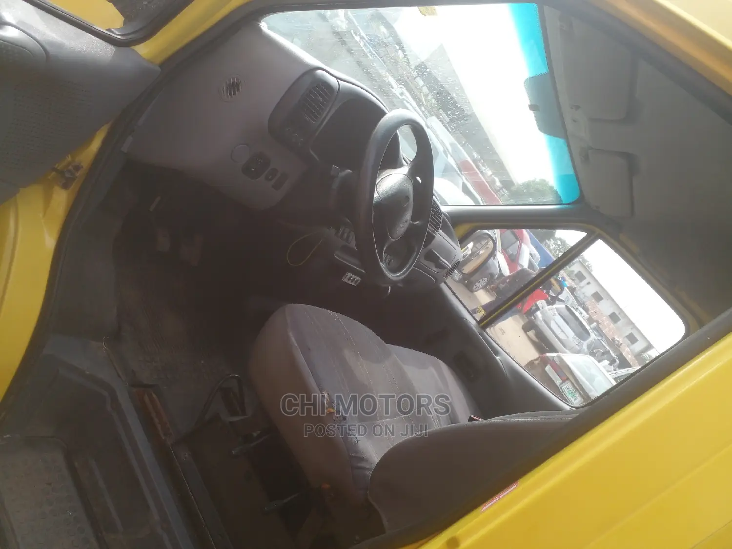 Ford Transit 2005 Yellow
