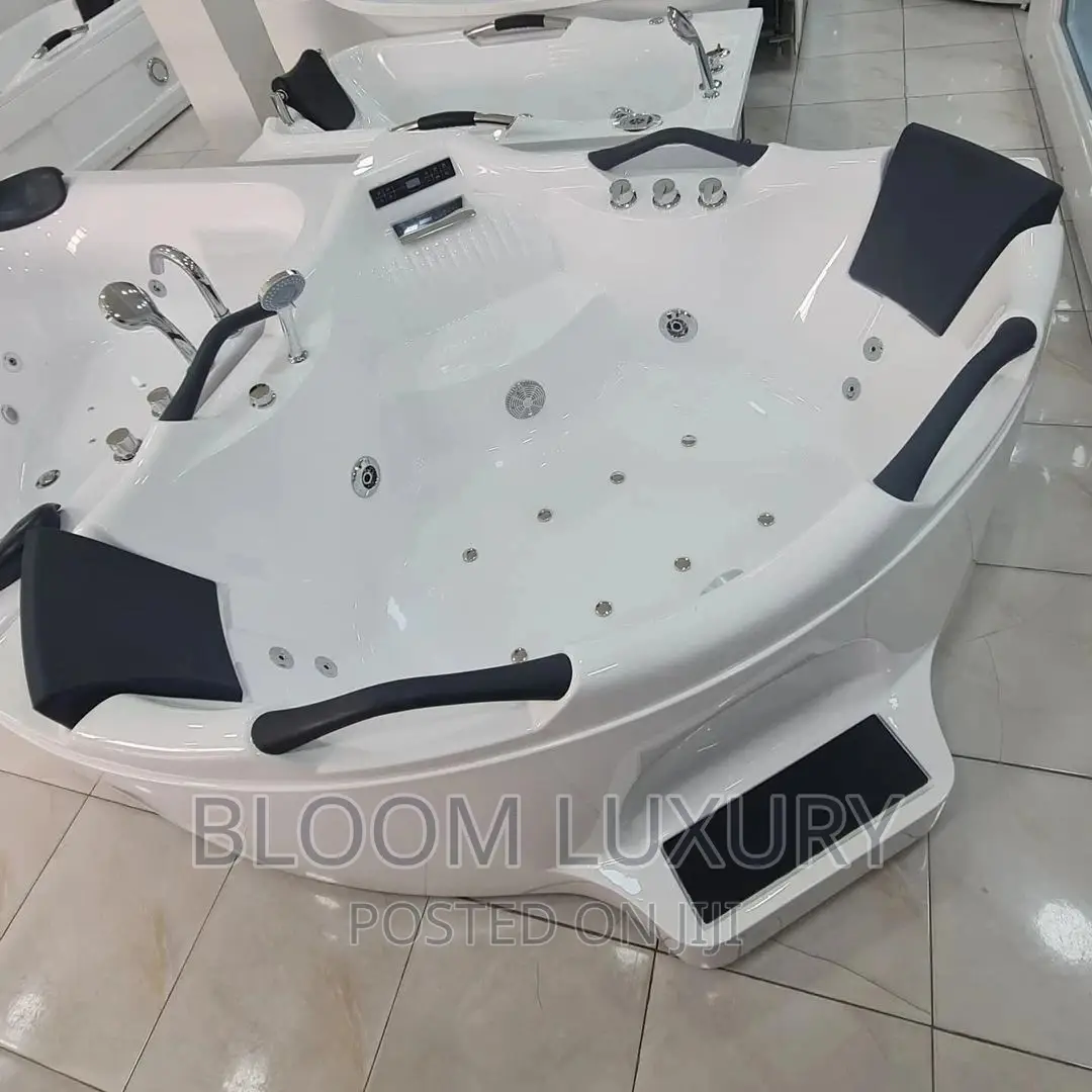 Corner Jacuzzi Bathtub
