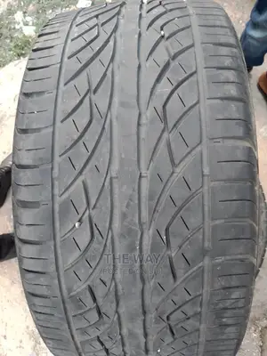 Tyre 285/35r22