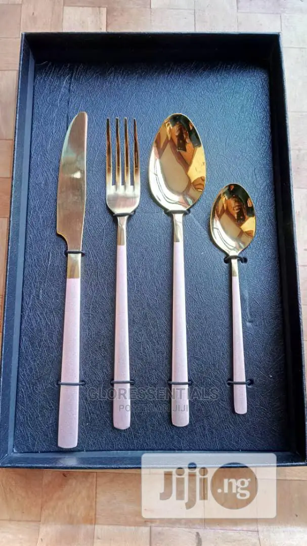 4pcs Cutlery Set Quality Gift Item