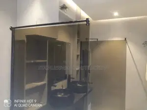Tinted Shower Cubicle (10mm Plan Glass)