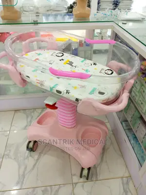 Hospital Baby Trolley \ New Born Baby Trolley With Height