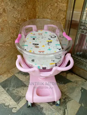 Height-Adjustable Hospital Bassinet