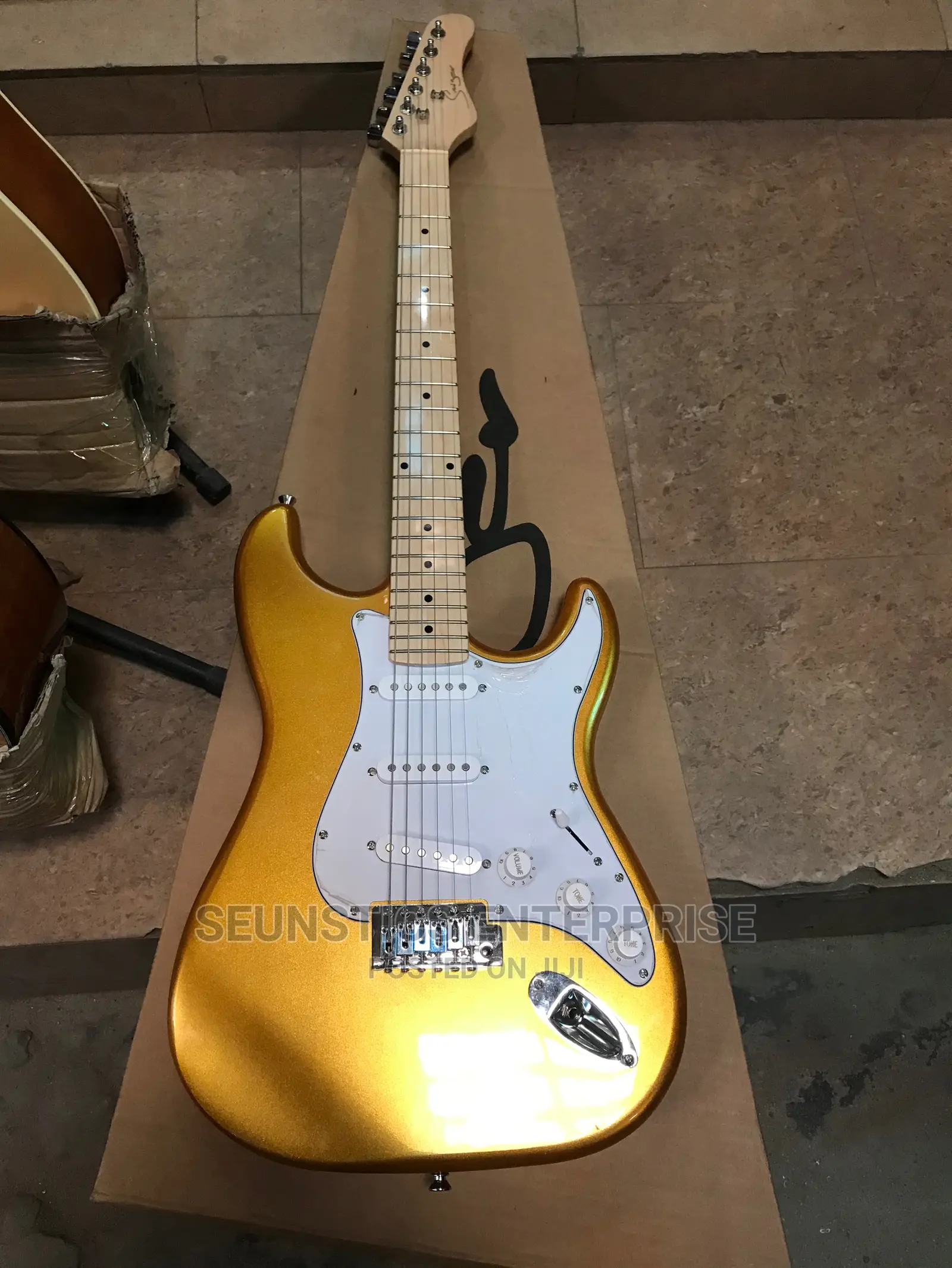 Smiger Lead Guitar in Ikeja Musical Instruments & Gear, Seunstics