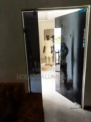 Frameless Door Swing