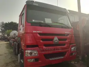 Howo CNHCT Sinotruk Red 2017