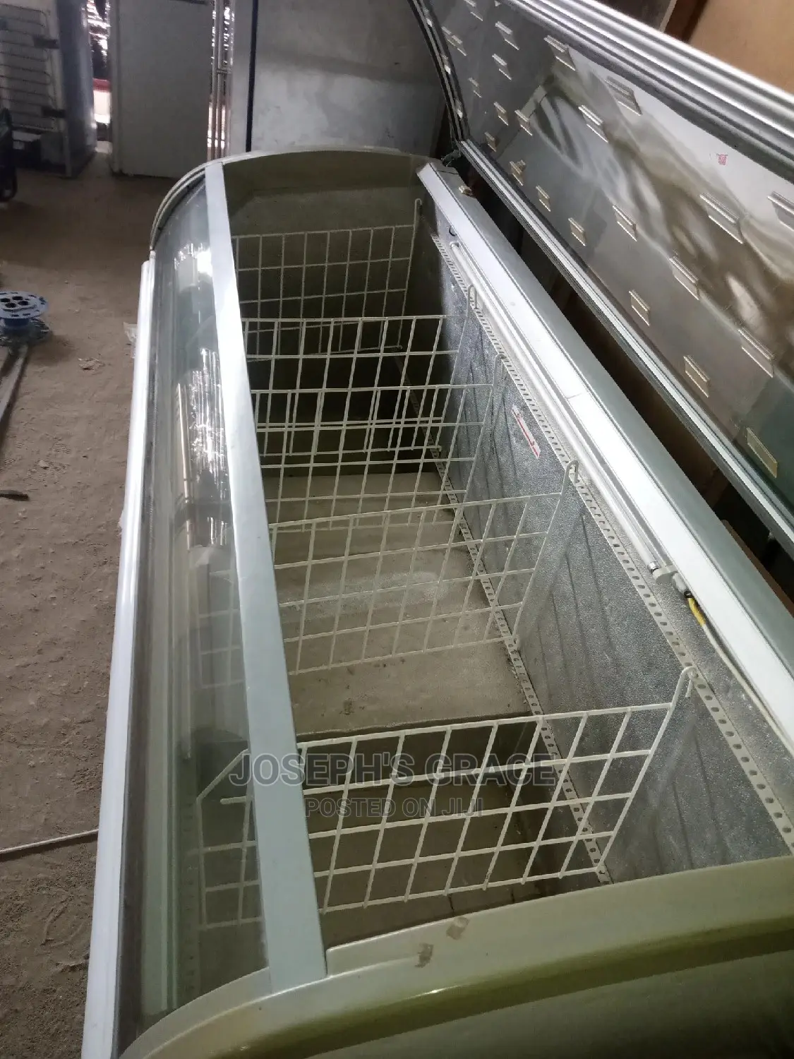 (UK) Fairly Used Industrial Island Freezer.