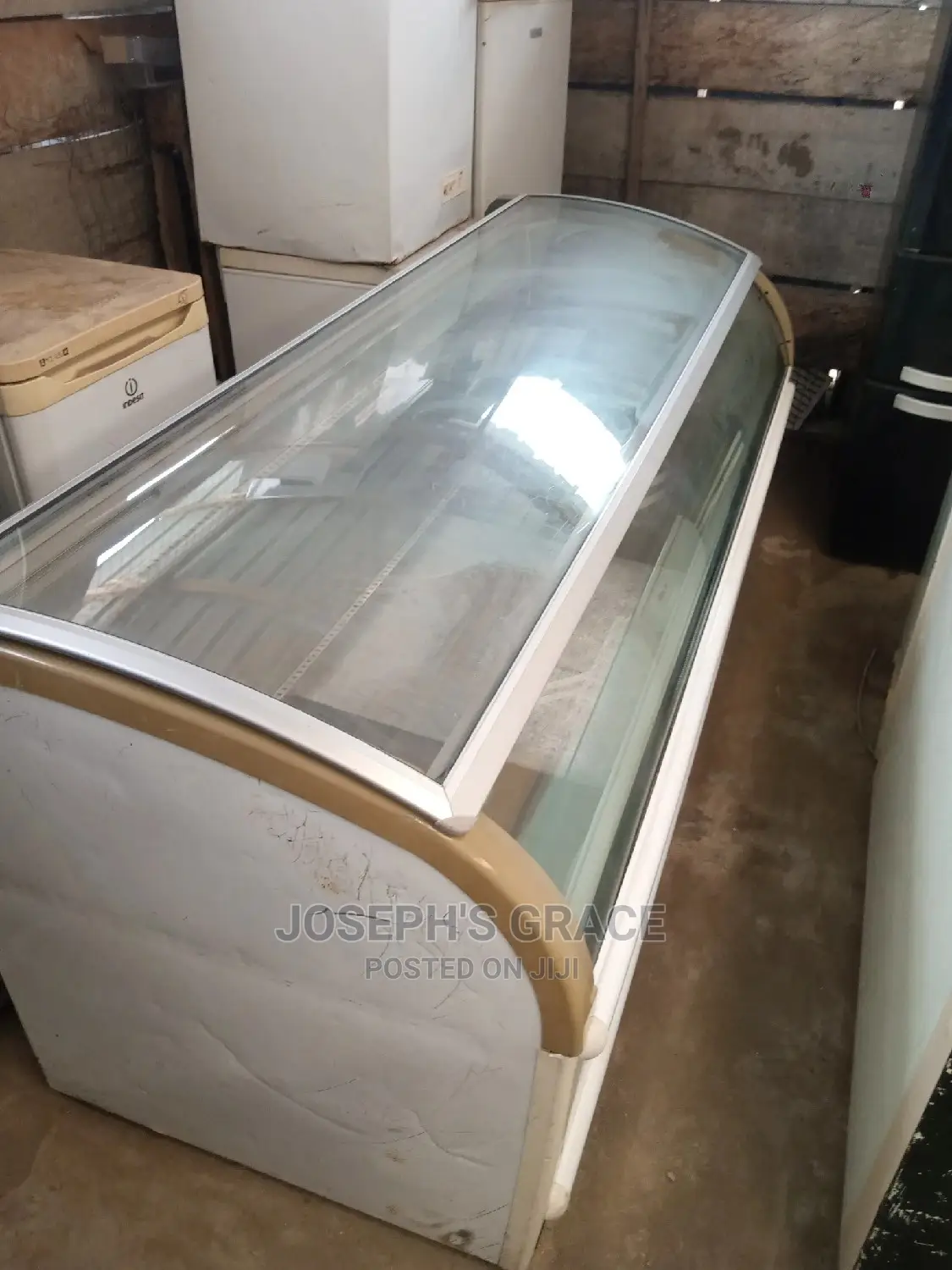 (UK) Fairly Used Industrial Island Freezer.