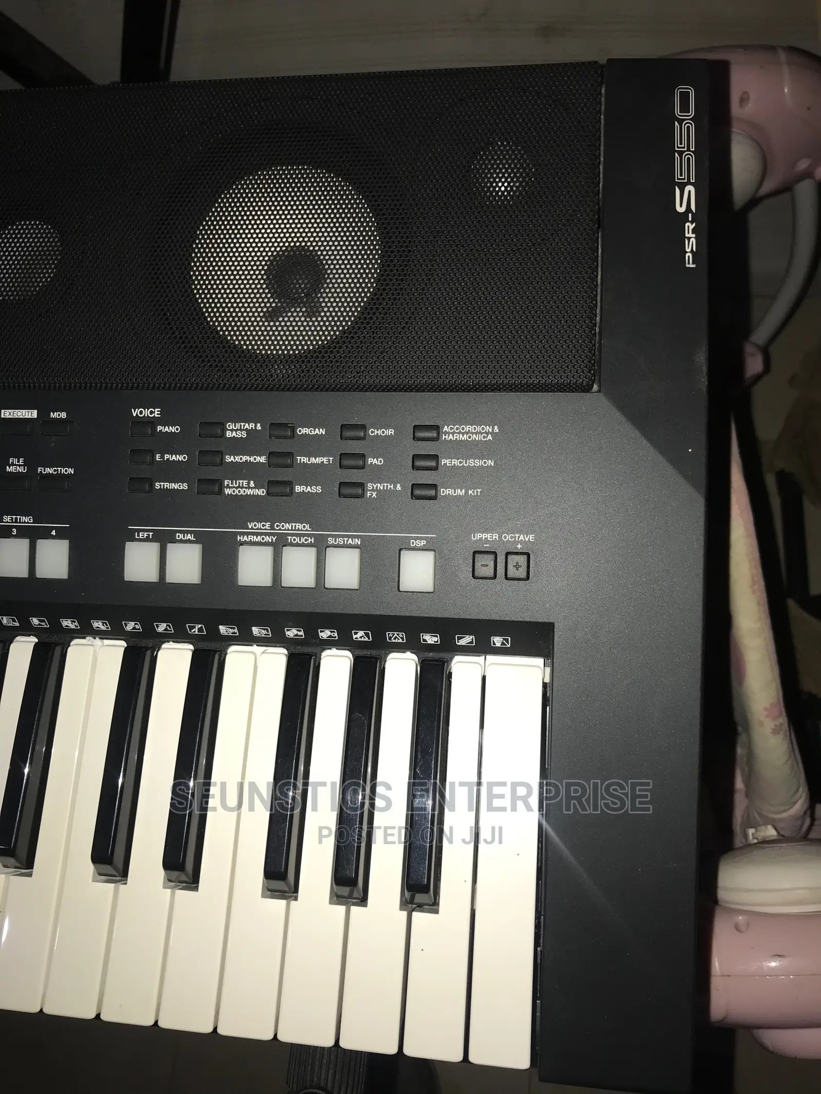 Yamaha PSR S550 Keyboard/Piano