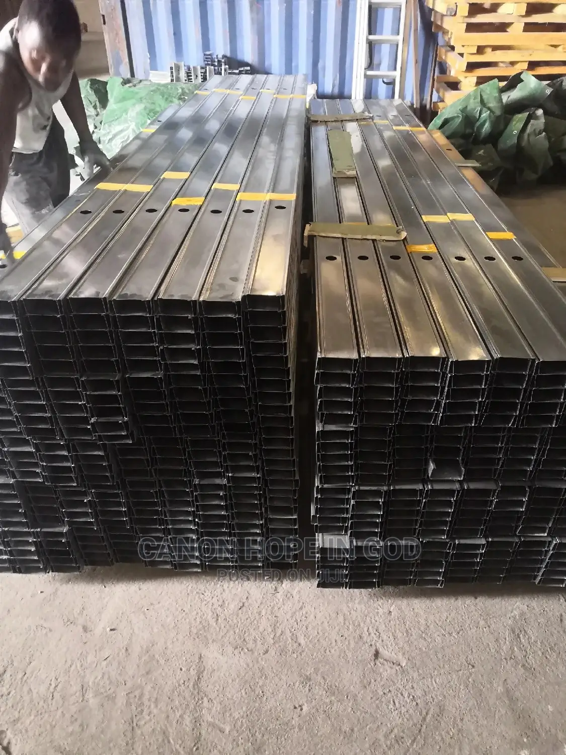 Stud and Track 75mm/3m