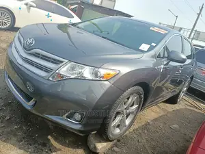 Toyota Venza V6 AWD 2012 Gray