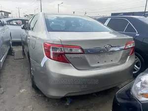Toyota Camry 2012 Gold