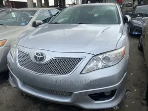 Toyota Camry 2010 Silver