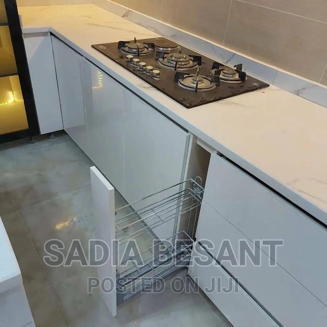 Kitchen Cabinet With Accesseries