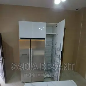 Kitchen Cabinet With Accesseries