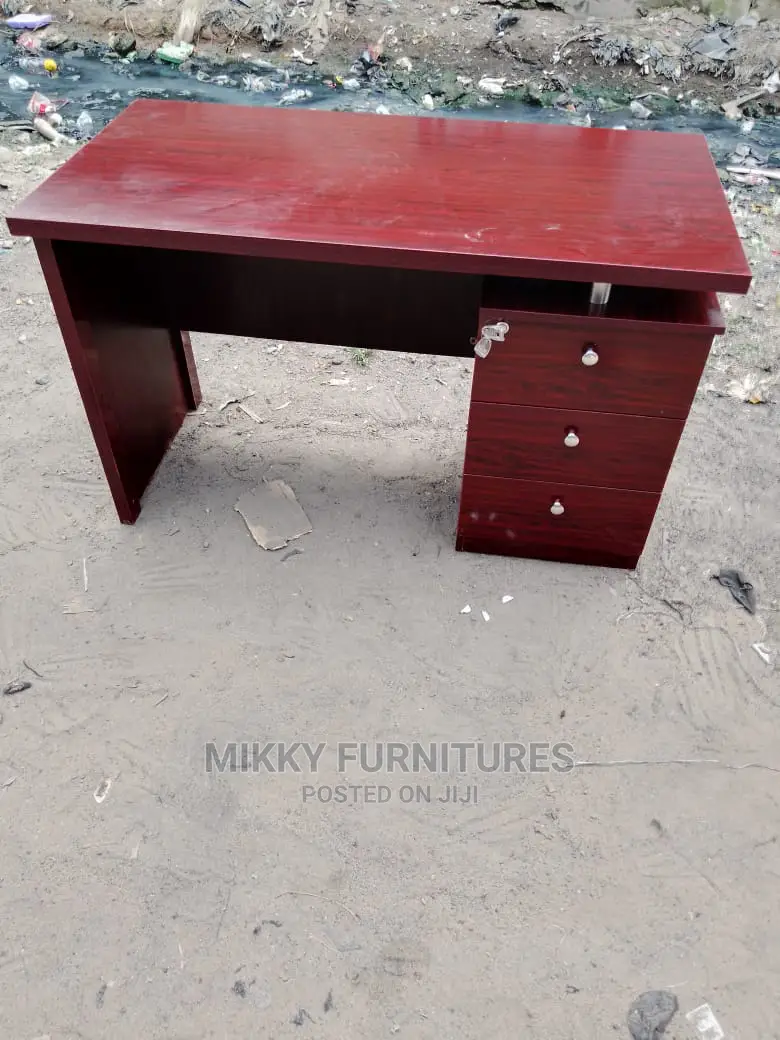 Executive Mini Wooden Office Table With Drawers.