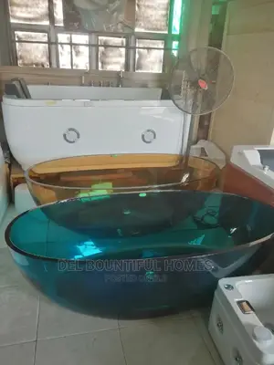 Glassy Crome Jacuzzi